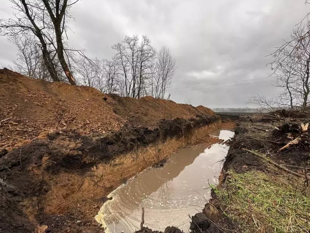 FOTO // Putin este disperat. Rușii au început să construiască o linie de apărare și în Belgorod, pe propriul teritoriu